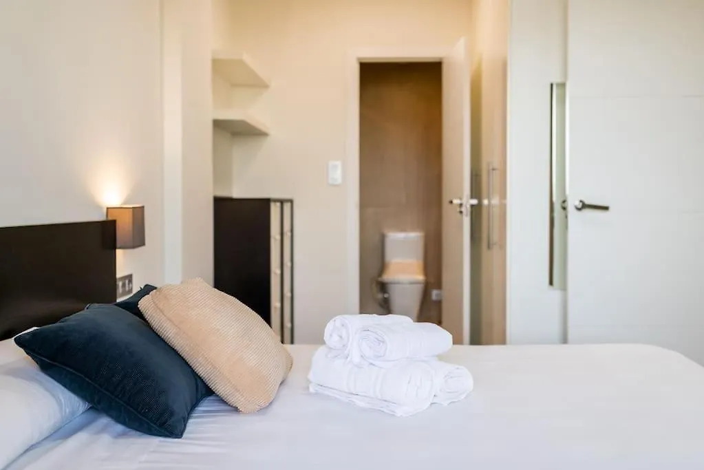 Moderno apartamento con Piscina y Parking-1